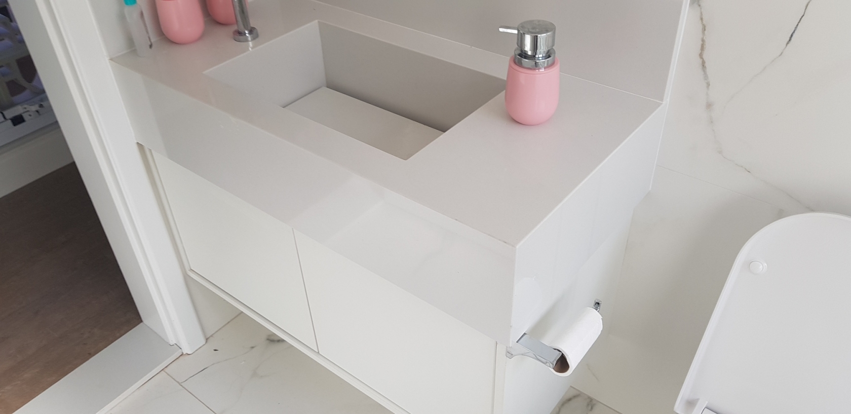 gabinete de banheiro